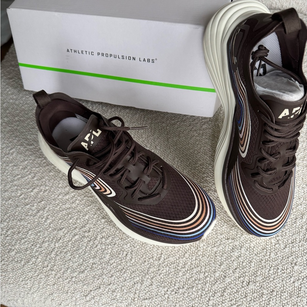 NEW| APL Women’s Streamline